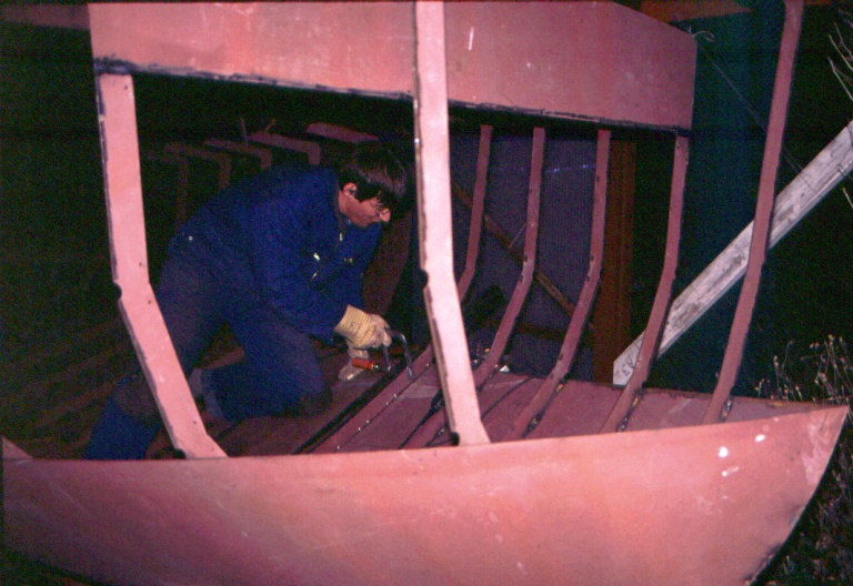20-12-2004, Richard plaatst een spant