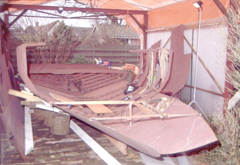 18-12-2004, 12 spanten op de bodemplaten
