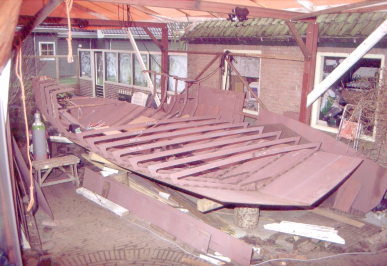 18-12-2004, 12 spanten op de bodemplaten